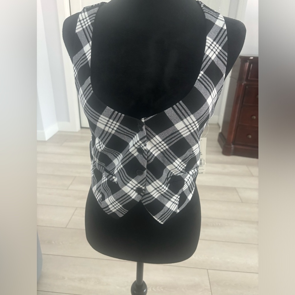 Juniors Almost Famous vest #150